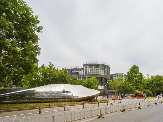 三人办公隔断哪家收费合理